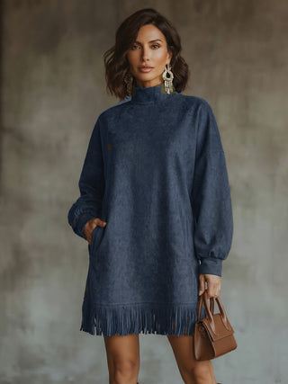 Gabrielle | Abito in suede svedese con colletto alto e frange